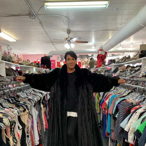 Black Mink Coat - Picture 3 of 6